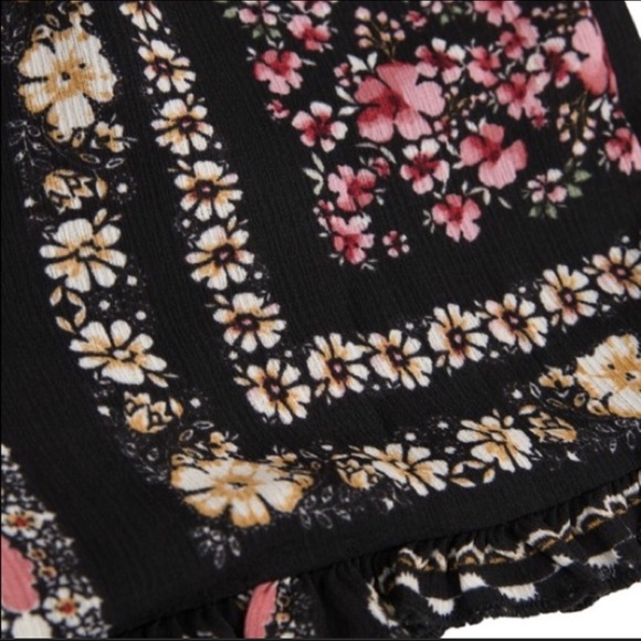 Floral Printed shorts - Picture 4 of 7